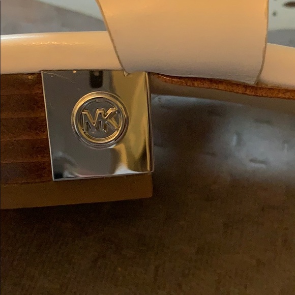 Michael Kors sandals - Picture 3 of 6
